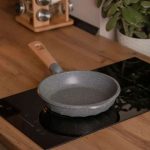 Сковорода алюмінієва 1 л з мармуровим антипригарним покриттям Ø 20 см, товсте дно MGC сірий HP-4-416G - Зображення 2