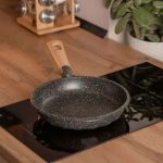 Алюмінієва сковорода 1,4 л, мармурове антипригарне покриття Ø 22 см, товсте дно MGC чорний HP-4-417B - Зображення 2