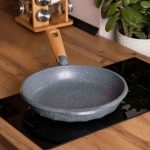 Алюмінієва сковорода 2,8 л, мармурове антипригарне покриття Ø 28 см, товсте дно MGC сірий HP-4-420G - Зображення 2