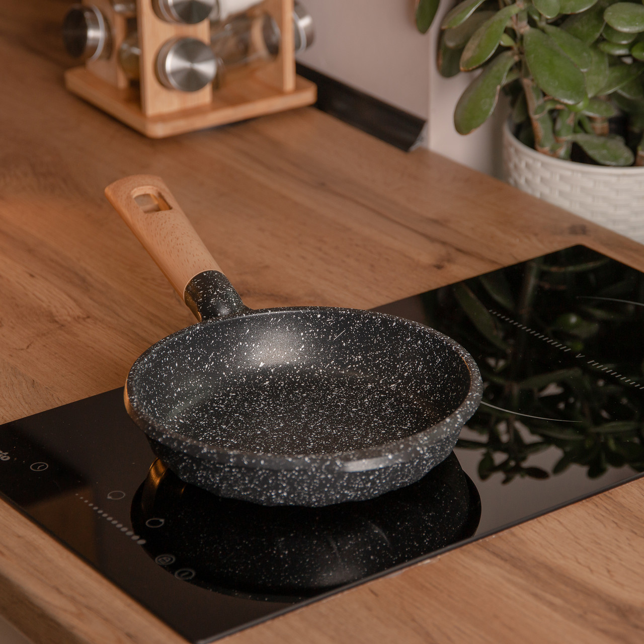 Мармурова алюмінієва сковорода з антипригарним покриттям 1 літр Ø 20 см з товстим дном MGC чорна HP-4-416B - Зображення 5