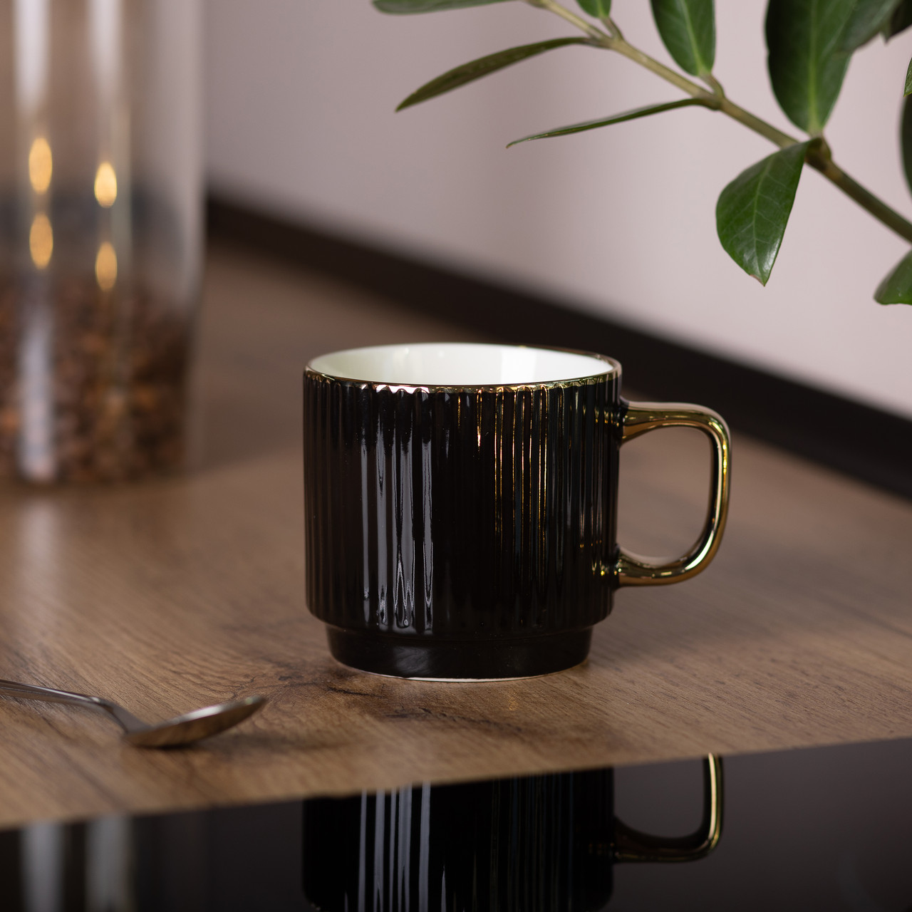 Чашка порцелянова із золотим обідком та золотою ручкою 300 (мл) Чорна RX-N231129B - Зображення 4