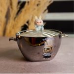 Бульйонниця порцелянова Labubu з кришкою і ручками 800 (мл) Ø15 (см) Сріблястий з блакитним FM-34D - Зображення 2
