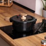 Алюмінієва каструля з керамічним покриттям антипригарним 2.5 л Ø 20 см чорний MGC HP-4-452B - Зображення 5