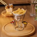 Кошик для картоплі фрі та снеків з 2 соусниками 50 мл конусний 15х15х13.5 см HP-19-7 - Зображення 5