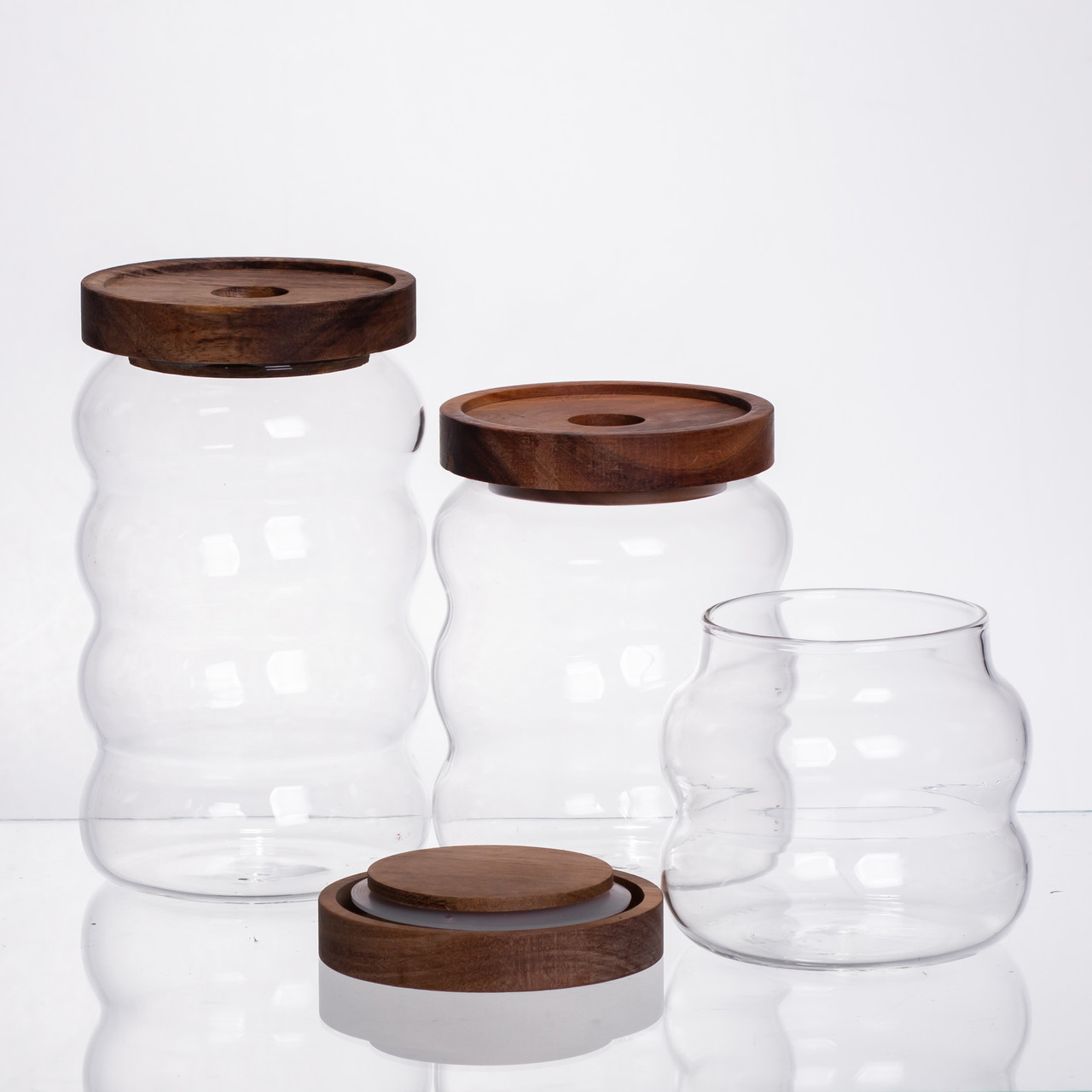 nabor_banok_dlya_sypuchih_produktov_3_shtuki_s_bambukovymi_kryshkami_400_600_800_ml-2 Набір банок для сипучих продуктів 3 штуки з бамбуковими кришками 400/600/800 мл 64486-12 - Зображення 1