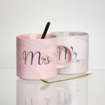 Набір парних порцелянових чашок Mr&Mis 2 (шт) по 400 (мл) чашки на подарунок з ложкою FM-28 - Зображення 5