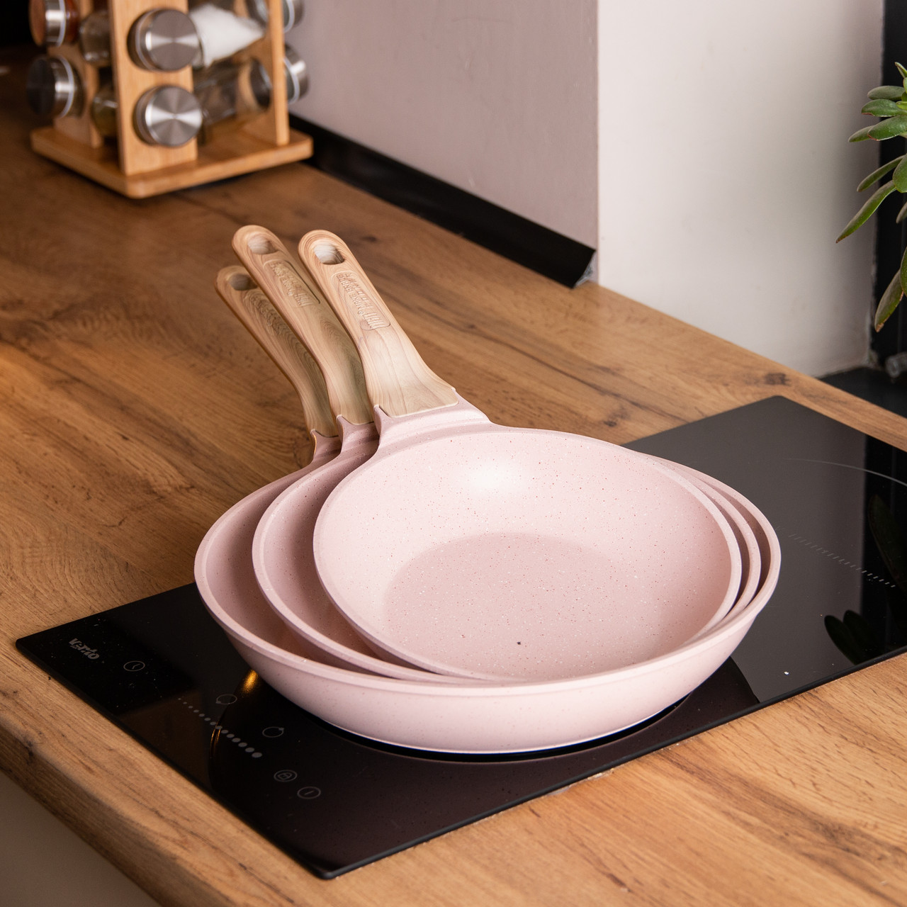 Набір із 3 алюмінієвих сковорідок з товстим дном та антипригарним покриттям MGC HP-4-410P - Зображення 6