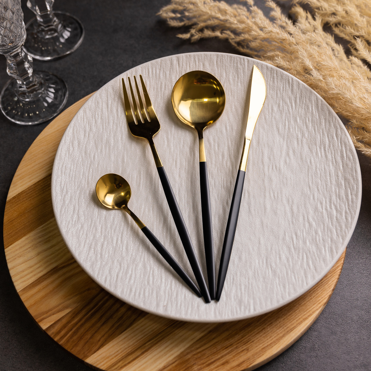 Набір столових приборів 24 предмети столовий набір на 6 персон Золотистий з чорним HP-20-46 - Зображення 4
