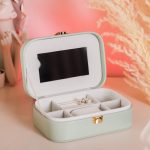 Скринька для прикрас з еко шкіри 15×10×5 см із дзеркалом органайзер для ювелірних виробів HP-5-33TU - Зображення 6