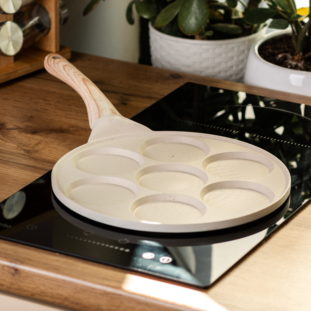 Сковорода з антипригарним покриттям 26 см для млинців, яєць та оладок 7-сегментна кругла бежева HP-39-582-W - Зображення 5