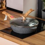 Алюмінієва глибока сковорода (3,5 л) зі скляною кришкою Ø28 см сіра MGC HP-4-465G - Зображення 7