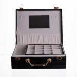 Скринька для прикрас з еко шкіри 19 відділень з дзеркалом 23.5×14×8 см Чорний HP-5-20B - Зображення 2