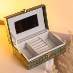 Скринька для прикрас з еко шкіри 3 відділення з дзеркалом 16×10×6 см Зелений HP-5-18GR - Зображення 5