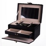Скринька для прикрас з еко шкіри 3 яруси з дзеркалом органайзер для ювелірних виробів Чорний Yiwu HP-5-17B - Зображення 2