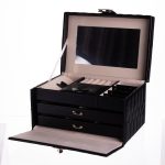 Скринька для прикрас з еко шкіри 3 яруси з дзеркалом органайзер для ювелірних виробів Чорний Yiwu HP-5-17B - Зображення 4