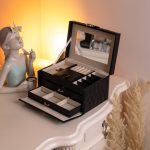 Скринька для прикрас з еко шкіри 3 яруси з дзеркалом органайзер для ювелірних виробів Чорний Yiwu HP-5-17B - Зображення 6