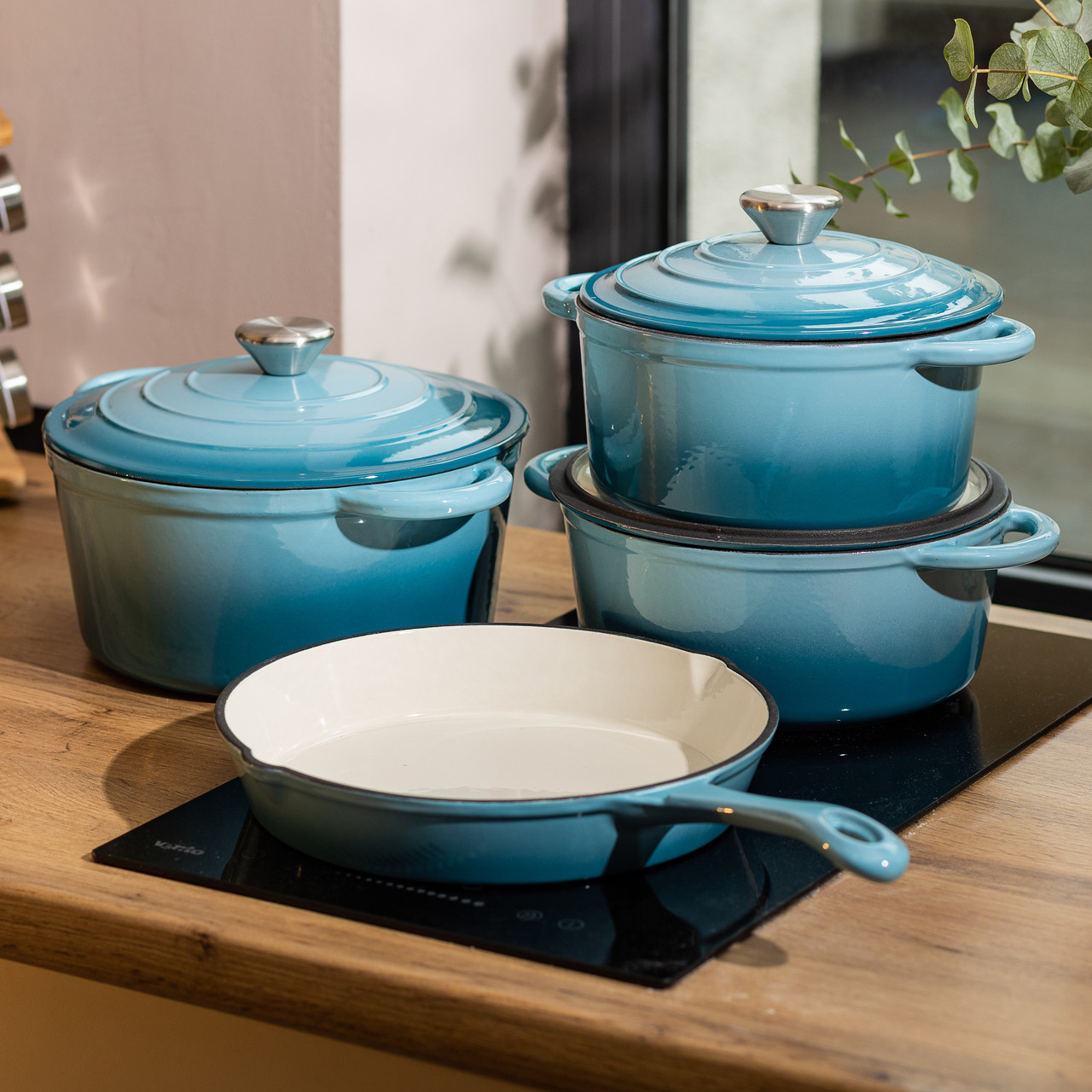 Набір чавунного посуду для приготування 3 каструлі та сковорода з емальованим покриттям Блакитний HP-1-7 - Зображення 8