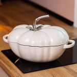Емальована чавунна каструля Iron Tomato 2,5 л, біла Yiwu HP-FLG-20 BEIGE - Зображення 2