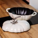 Емальована чавунна каструля Iron Tomato 2,5 л, біла Yiwu HP-FLG-20 BEIGE - Зображення 3