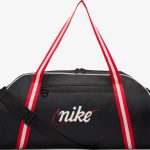 Сумка Nike W NK GYM CLUB – RETRO 24L чорний, білий, червоний Жін 33 x 51 x 23 см (DH6863-015)