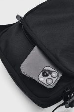 Сумка через плече Under Armour Loudon Lite Crossbody 4L чорна 19х23х15 см - Зображення 9