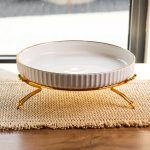 Порцелянове блюдо Casual 28 см на металевій підставці, золото Yiwu LB-1574G - Зображення 2