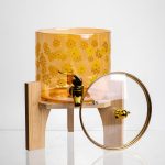 Лимонадниця скляна Chamomile 2.5 л на бамбуковій підставці Yiwu HP-GP-43 - Зображення 3